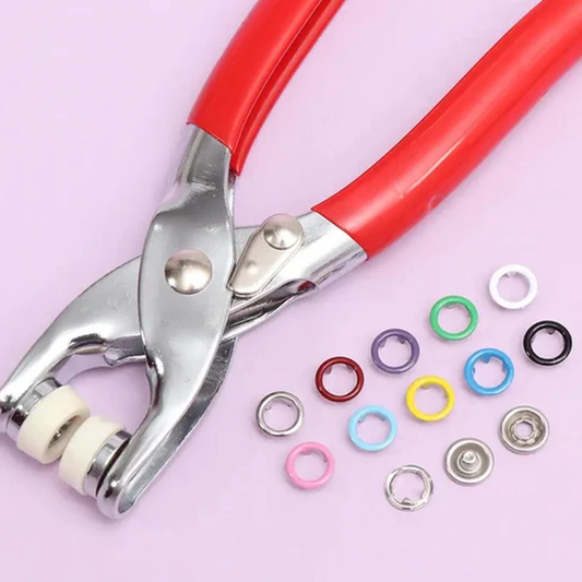 Tich button clipper with set of 30 Buttons