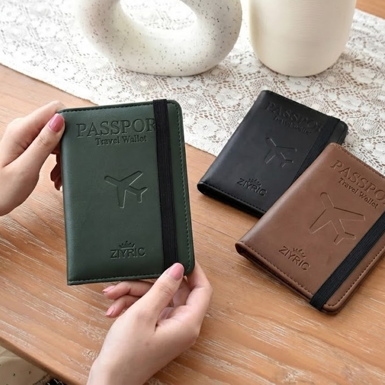 Ziyric Portable leather travel passport holder